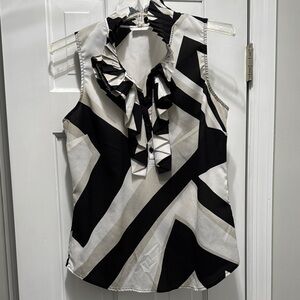 NY&CO Black and White Geometric Ruffle Top